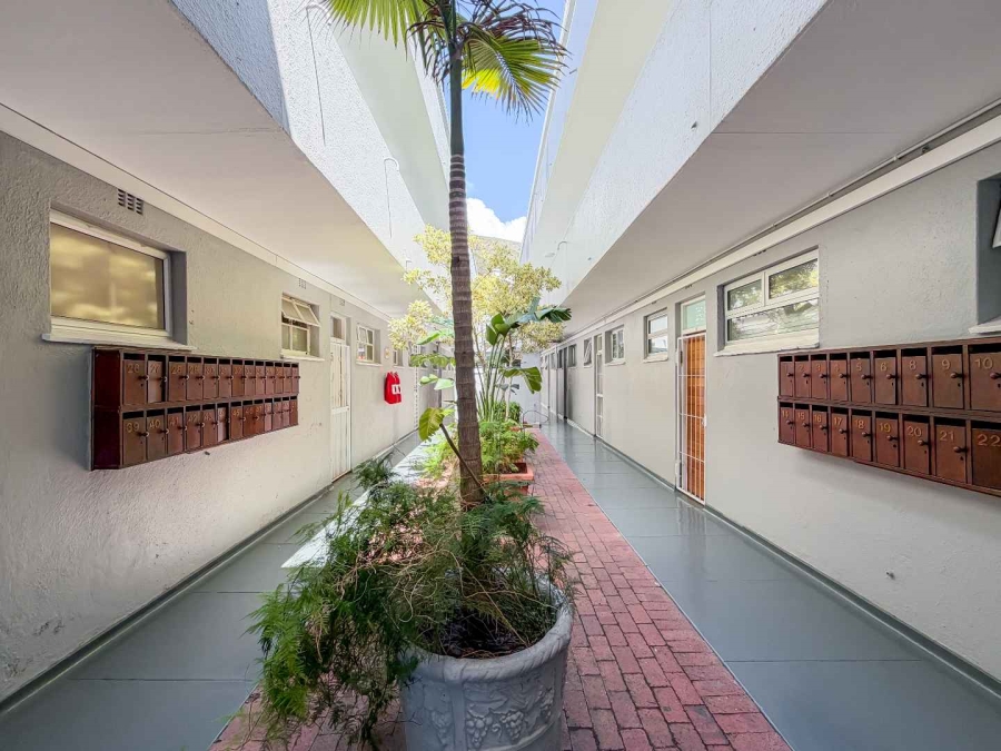 1 Bedroom Property for Sale in Three Anchor Bay Western Cape